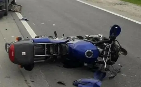 Auto udario motor, dva dečaka teško povređena