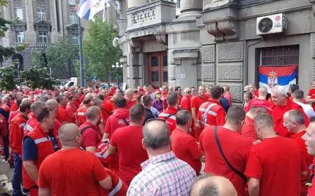 Protest vozača saniteta ispred Vlade Srbije zbog malih plata