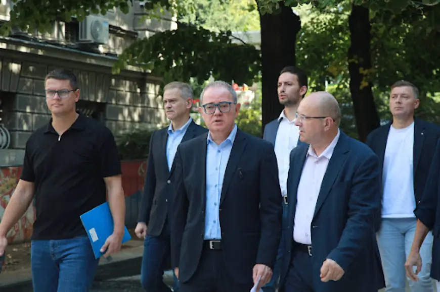 Organizatori protesta Srbija protiv nasilja predali zahtev za raspisivanje izbora