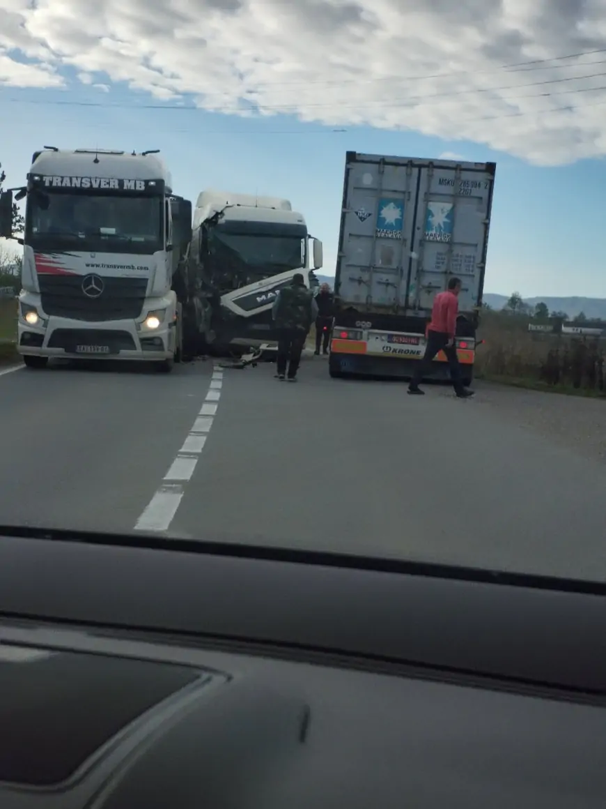 Sudarila se dva šlepera, saobraćaj otežan!