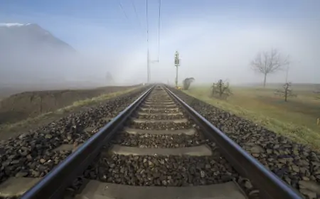 Vagoni sa fosfornom kiselinom iskočili iz šina u Rumi