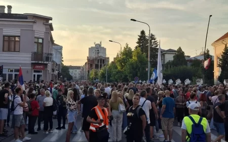 Šabac: Dva paralelna skupa, studenti i građani proglasili pobedu na raskrsnici