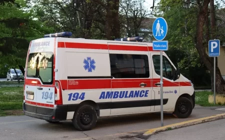 Saobraćajna nezgoda kod Majura: Pešak zadobio teške povrede, operisan na VMA