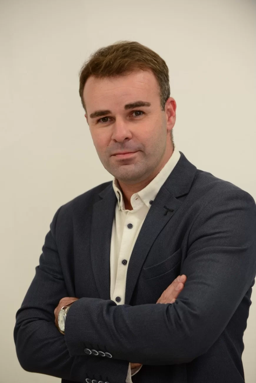 OTVORENO PISMO: ČIVIJADA – SMEJEMO LI SE I DALjE?