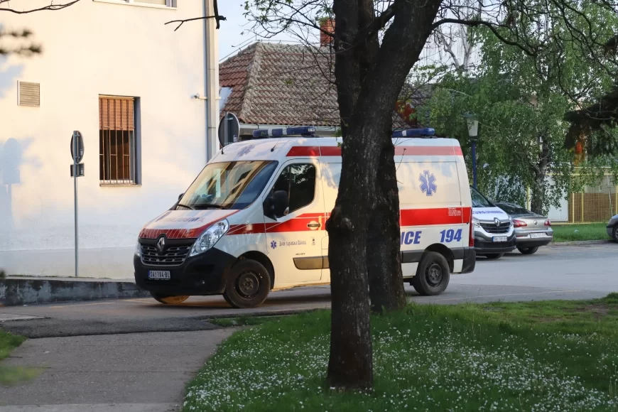 Tragedija u Bogatiću: Majka poginula dok je gurala dete u guralici, vozač pobegao pa uhapšen
