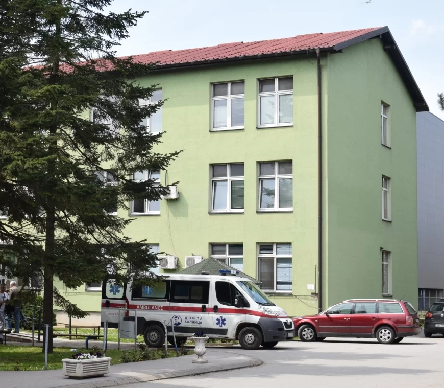 Urgentni: U saobraćajnim nesrećama povređeno je šest osoba od kojih je jedna sa teškim telesnim povredama