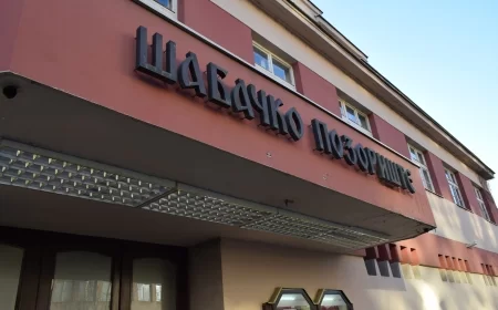 „Ovo je opasno i nedopustivo“: Kolektiv Šabačkog pozorišta o lažnim umrlicama direktorke