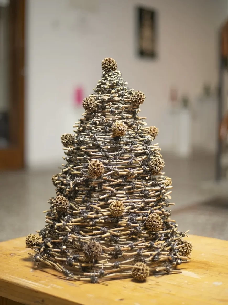 Neobične jelke učenika Škole primenjenih umetnosti