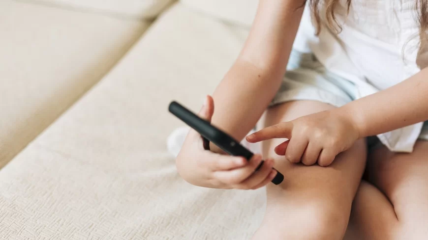 Anketa Šabac reportera: Većina građana podržava zabranu mobilnih telefona u školama