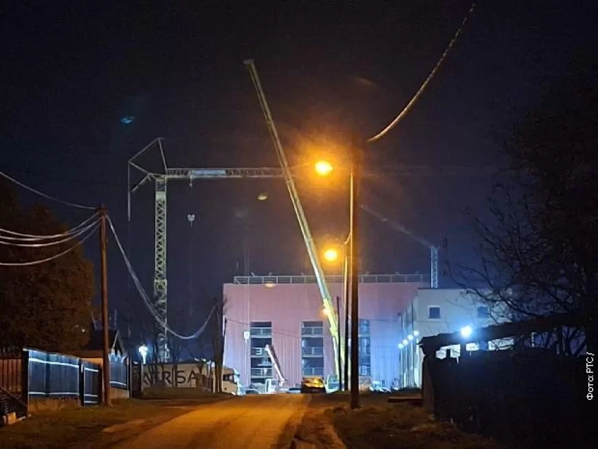 Teška nesreća na gradilištu u Platičevu: Četiri radnika teško povređena nakon pada konstrukcije sa krana