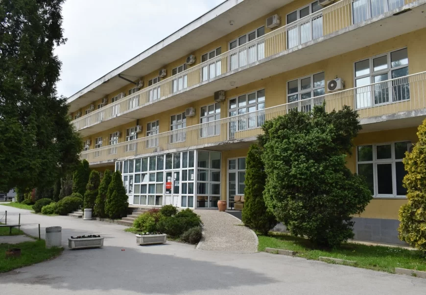 Privremena zabrana poseta u Zdravstvenom centru Šabac zbog respiratornih infekcija