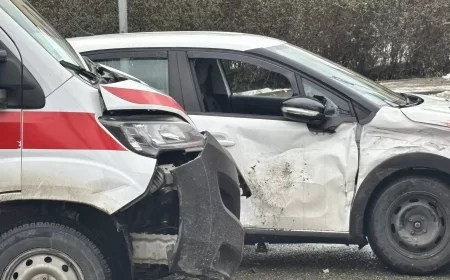 Saobraćajna nezgoda na Lagatoru: Vozilu hitne pomoći presečen put