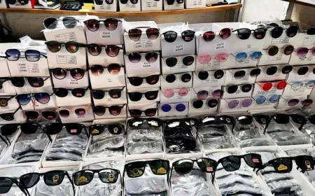 Policija u Šapcu i Pančevu uhapsila lica osumnjičena za nedozvoljenu trgovinu - Zaplenjene hiljade falsifikovanih naočara i obuće