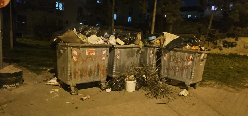 MONARHISTI ŠABAC: Šabac liči i miriše na lokalnu vlasti