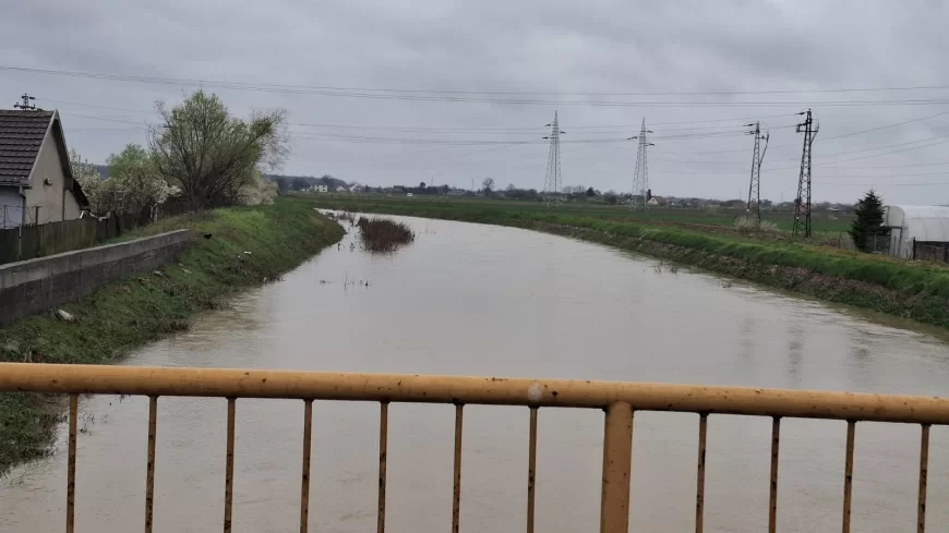 Raste vodostaj, Mačvanski okrug u fokusu: Uvedena vanredna odbrana od poplava