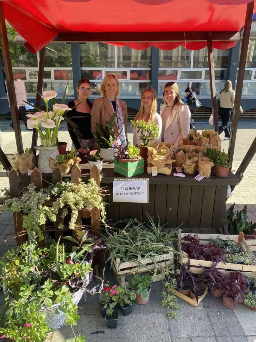 Poljoprivredna škola iz Šapca među izlagačima na Festivalu cveća