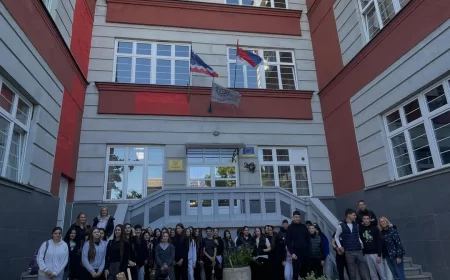 Učenici i profesori Ekonomske škole organizovali akciju čišćenja na Ceru