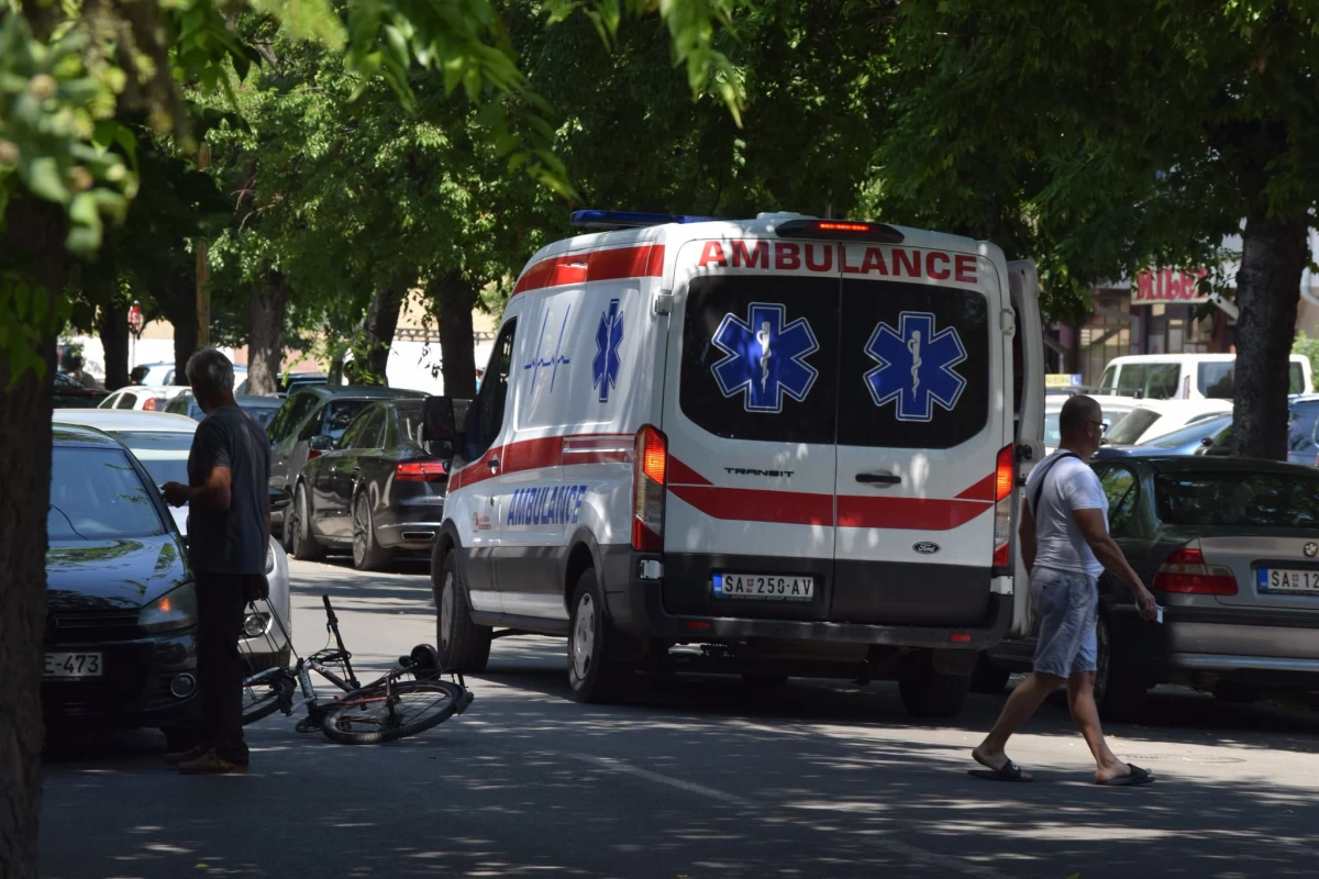 Automobil oborio biciklistu u Šapcu, intervenisala Hitna pomoć