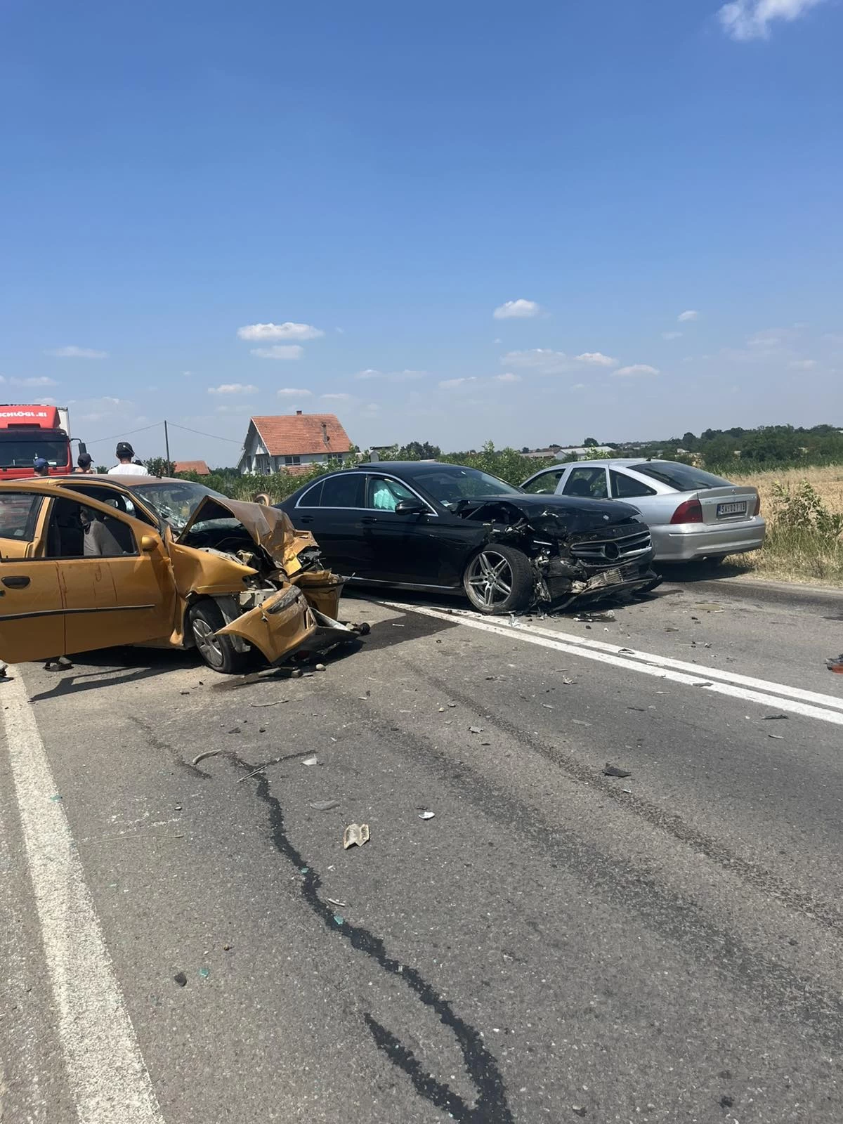 U saobraćajnoj nesreći kod Cerovca sedam osoba povređeno