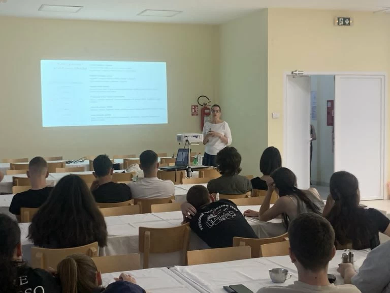 Predavanje o zaraznim bolestima održano u Poljoprivrednoj školi u Šapcu