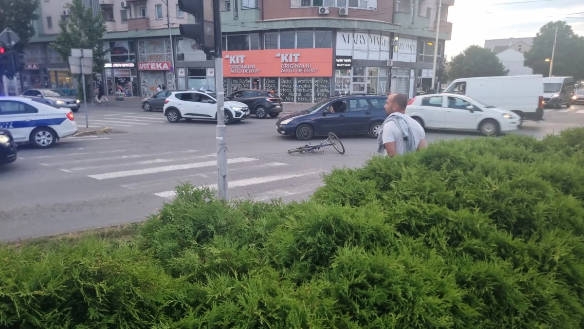 Oboren biciklista kod Lidla u Šapcu, policija na terenu