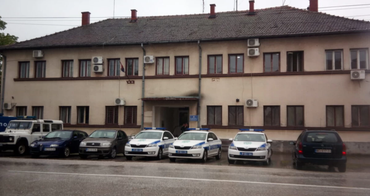 DRAMA U MAČVI! Dojave o bombama stigle u tri škole, učenici hitno evakuisani