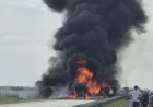 HOROR NA AUTO-PUTU! Sudarila se dva kamiona, vozila u plamenu – čuju se eksplozije