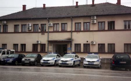 DRAMA U MAČVI! Dojave o bombama stigle u tri škole, učenici hitno evakuisani