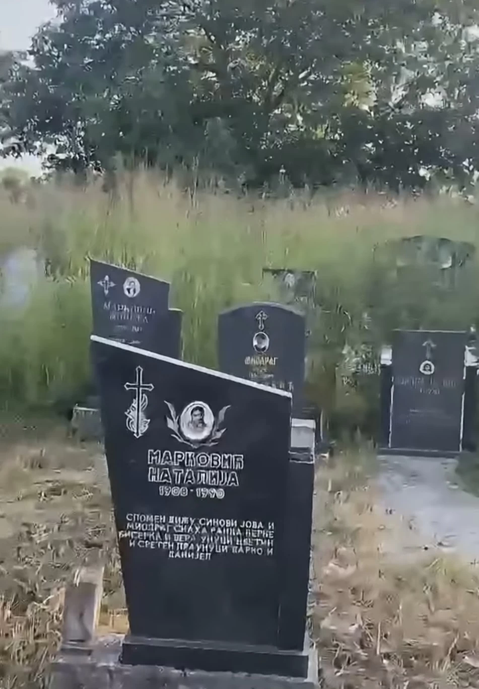 Meštanka tvrdi: „Groblje nije bilo zapušteno dok je bilo onih koji su ga održavali“