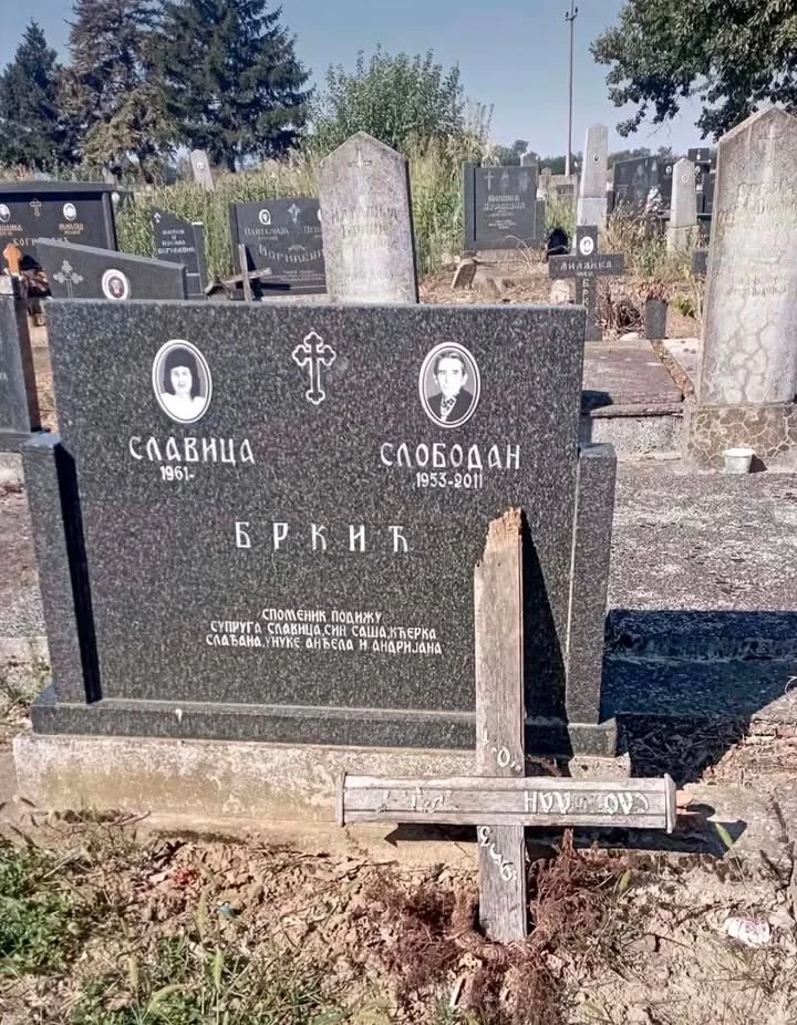 Oskrnavljeni spomenici i krst u Maloj Vranjskoj?