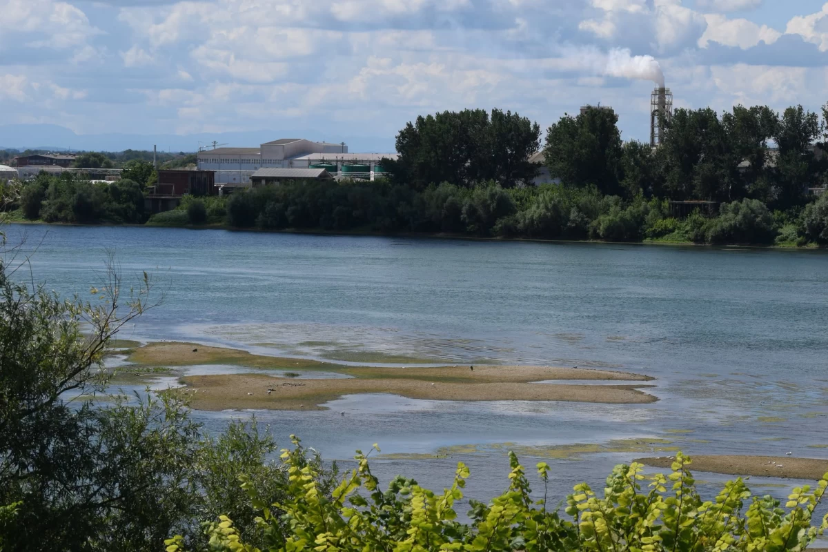 Sava kod Šapca nastavlja da opada, približava se koti od -100 centimetara