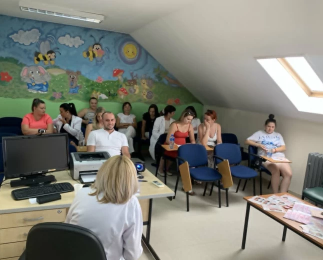 Promocijom dojenja i edukacijom trudnica obeležena Svetska nedelja dojenja u Šapcu