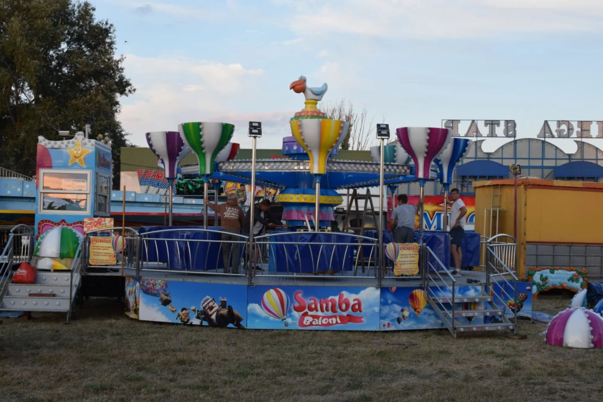Šabački vašar se priprema: Sprave već postavljene, stižu i zakupci tezgi 