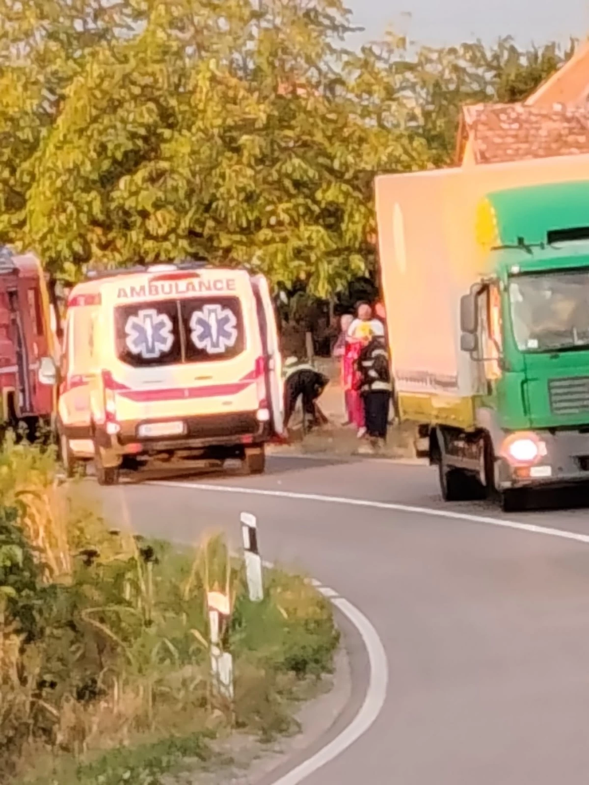 Jedna osoba poginula, tri povređene u saobraćajnoj nezgodi kod Slatine