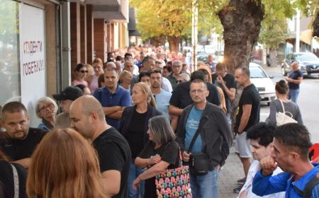 Studenti i danas prikupljaju potpise podrške, red i ovog jutra dug