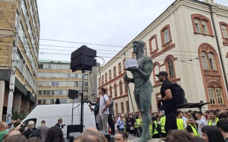 Arhiv: Na skupu ispred Rektorata bilo 6.000 ljudi, 8.700 u koloni ka RIK-u