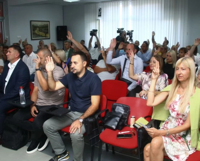 Hitna sednica Skupštine Šapca trajala šest minuta, opozicija nije prisustvovala