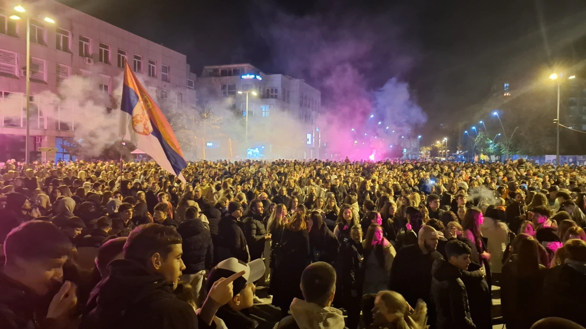 Prepun Trg šabačkih žrtava: Šabac pevao i igrao kolo na proslavi pobede Studentske liste