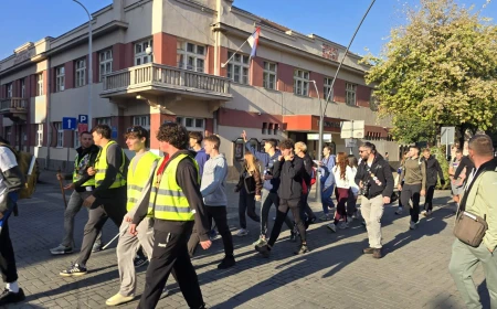 Studenti i građani iz Šapca peške krenuli ka Beogradu, cilj okupljanje na Slaviji 22. oktobra