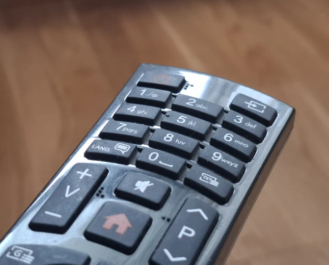 Inicijativa za oduzimanje dozvole TV Informer danas pred REM-om, Studentska lista osudila upad u televiziju